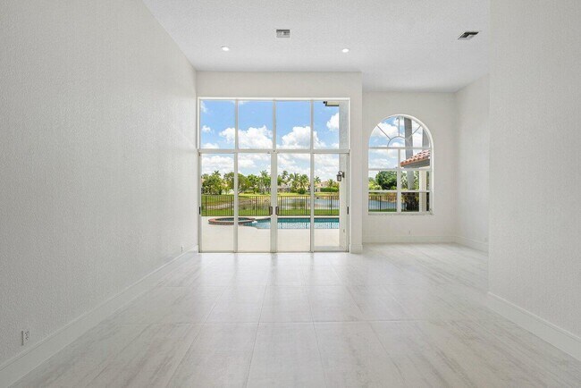 Building Photo - 20321 Hacienda Ct