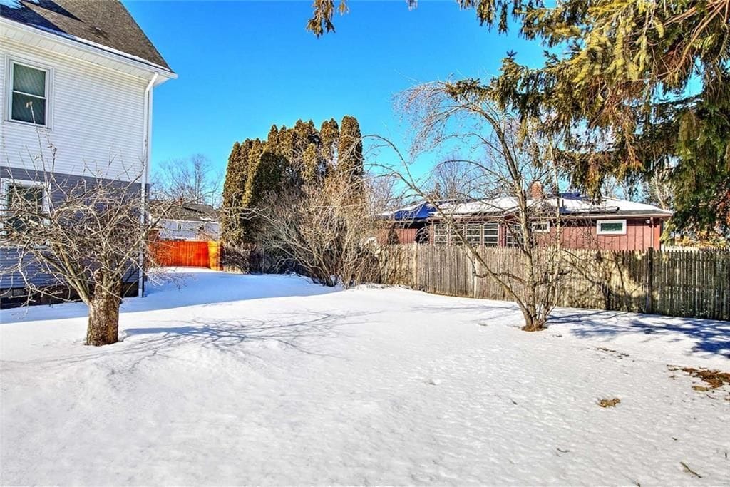 Building Photo - 45 Gordon St