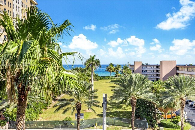 Building Photo - 1945 S Ocean Dr