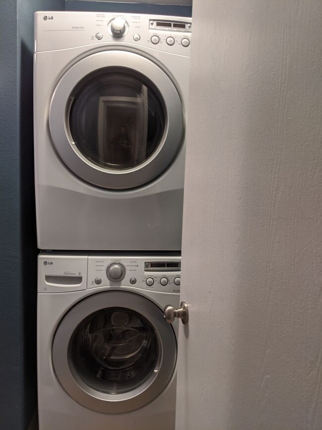 Building Photo - Spacious 3BR/2BA Silverthorne Condo – Prime Mountain Location