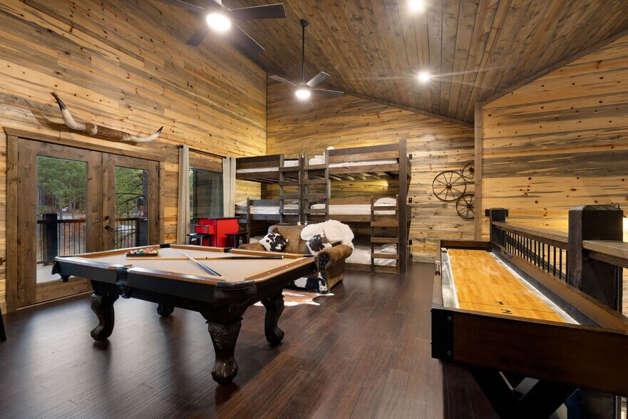 Building Photo - 222 Lost Creek Trl