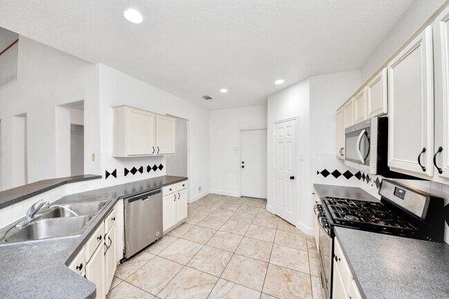 Building Photo - 13515 Scarab Dr