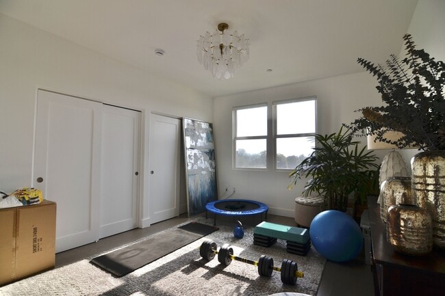 Building Photo - 5703 Laurel Canyon Blvd