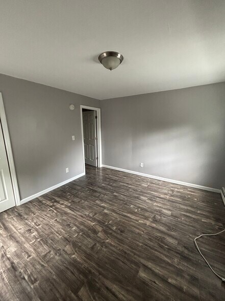 Building Photo - 332 Old Loudon Rd