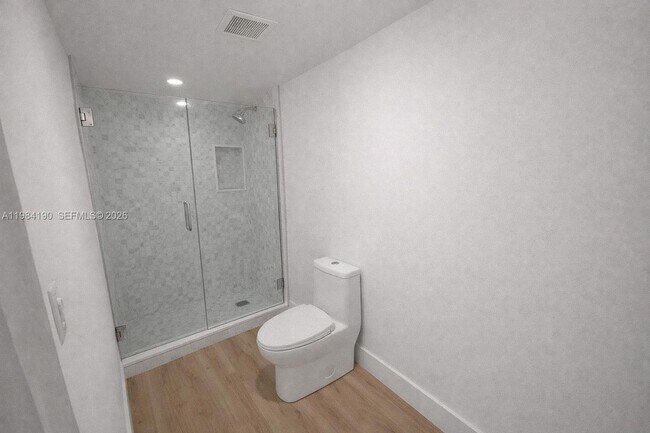 Building Photo - 240 Greenwood Dr