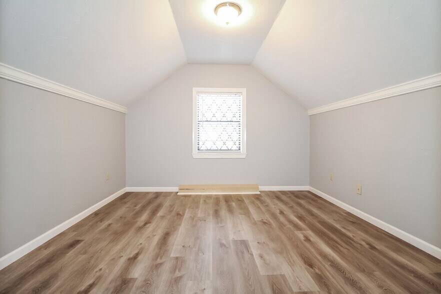 Building Photo - 516 NW 167th St