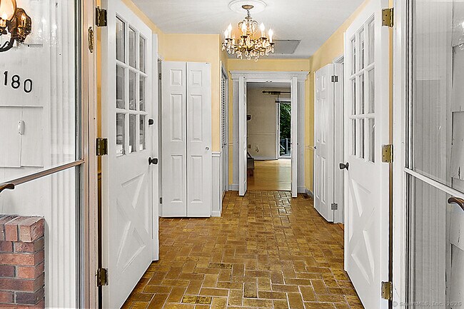 Building Photo - 2180 Cross Hwy