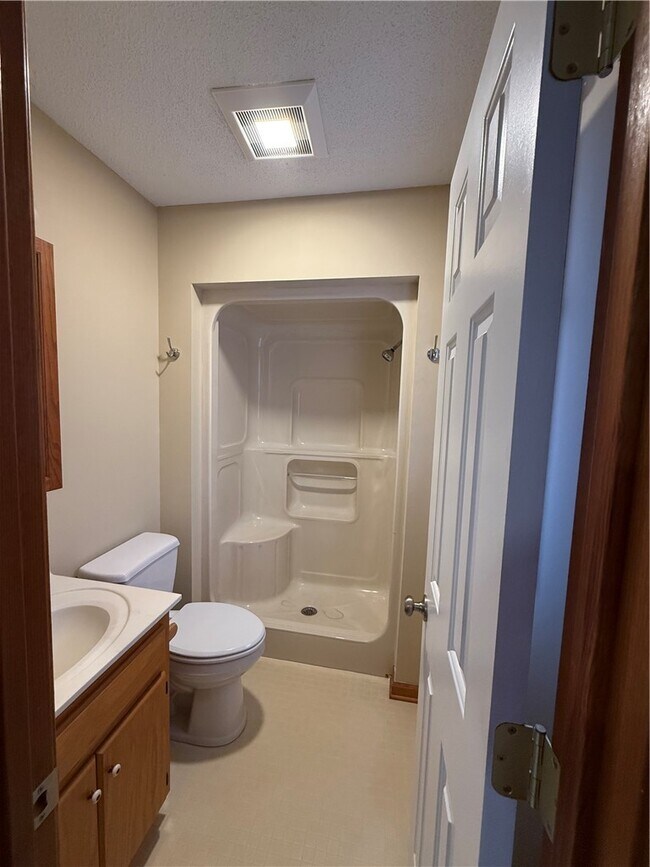 Building Photo - 250 Perry Woolbright Rd