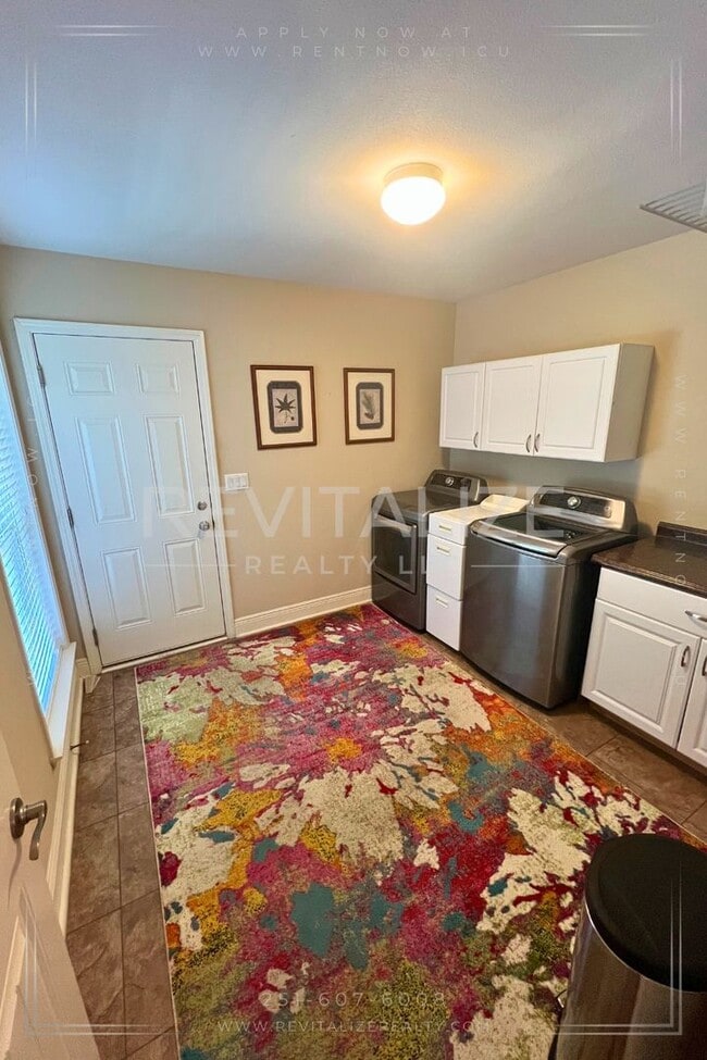Building Photo - COMING SOON! Beautiful Home in Huntington ...