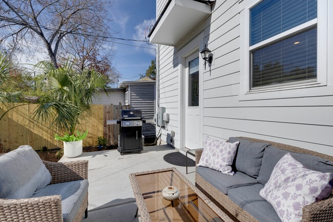 Building Photo - 615 E 33rd St