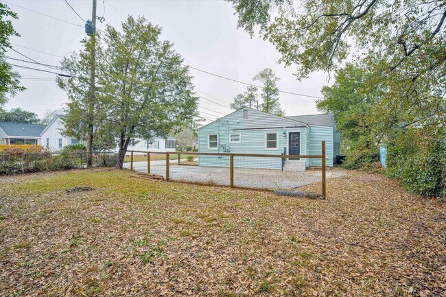 Building Photo - 3 Bedroom 2 Bath House for rent!
