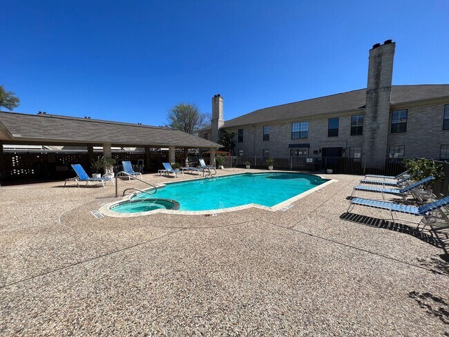 Building Photo - Spacious 2 Bedroom 2 Bath Condo in Alamo H...