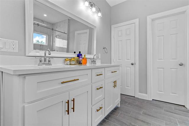 Building Photo - 610 Parker Cir