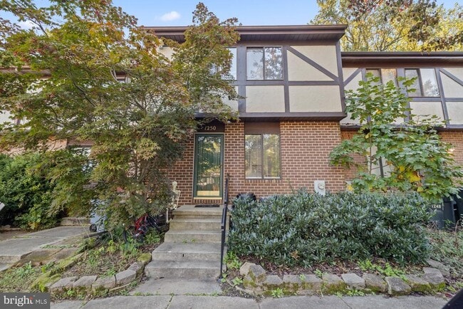 Building Photo - 1250 Birchcrest Ct