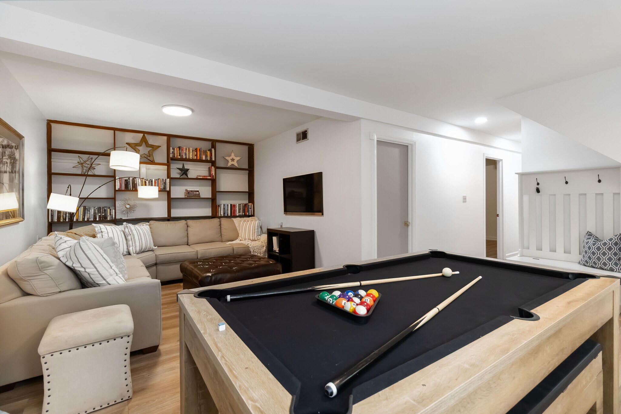 Building Photo - 405 Hillcrest Dr