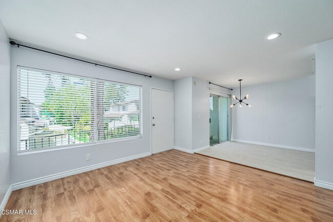 Building Photo - 1372 Ramona Dr
