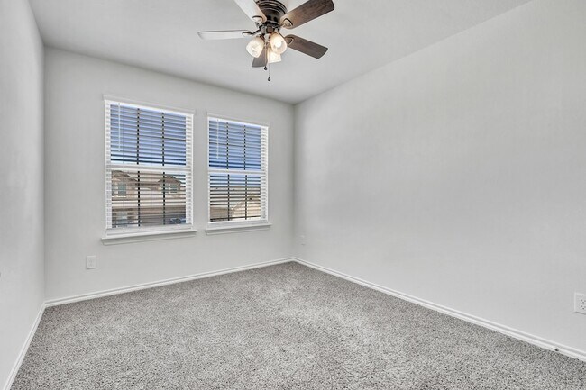 Building Photo - 3212 Perman Dr