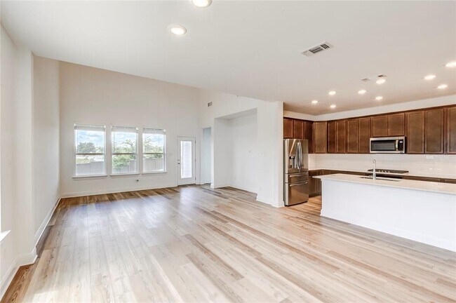 Building Photo - 132 Inlet Ln