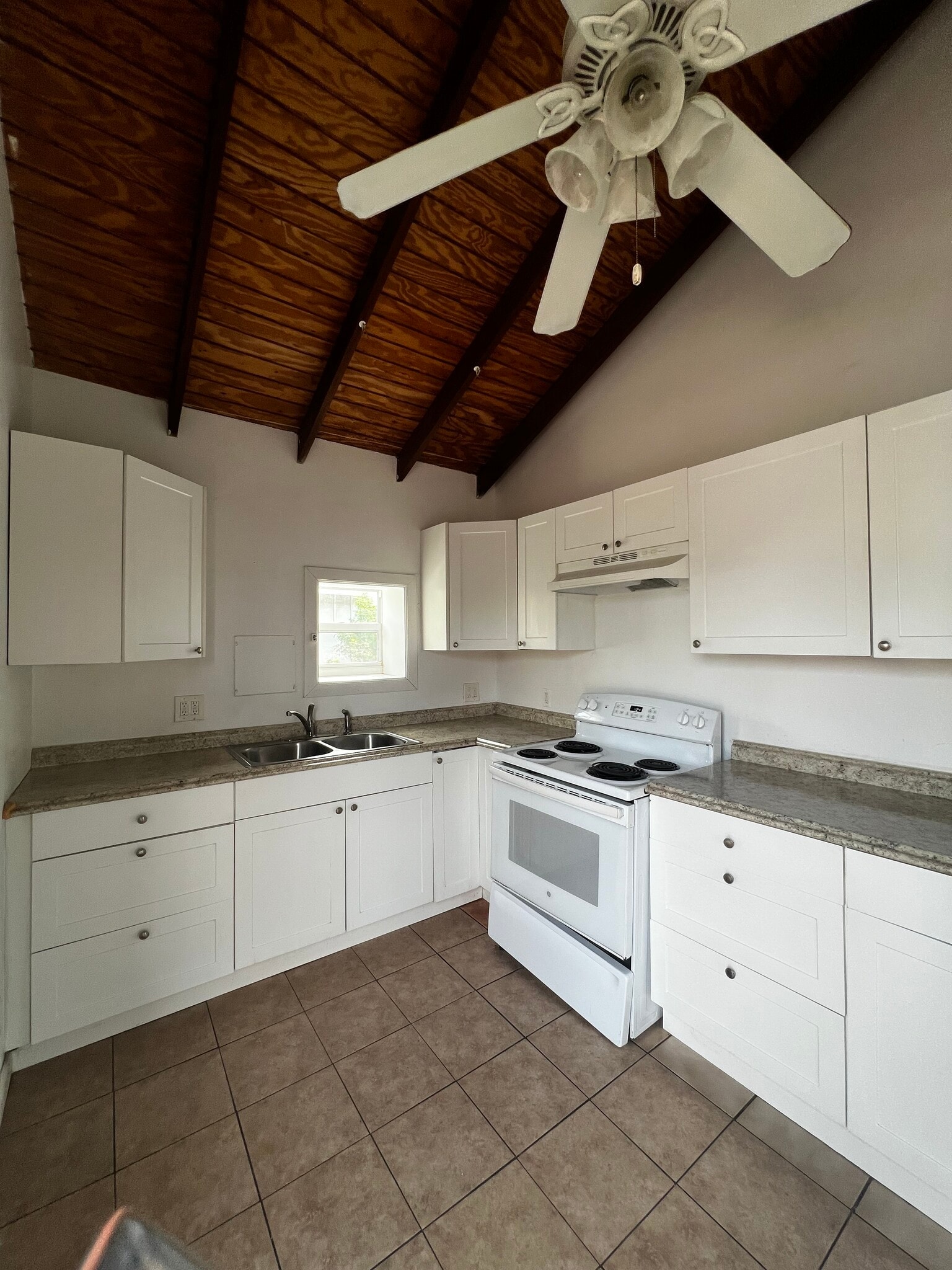 Building Photo - 1220 3rd St