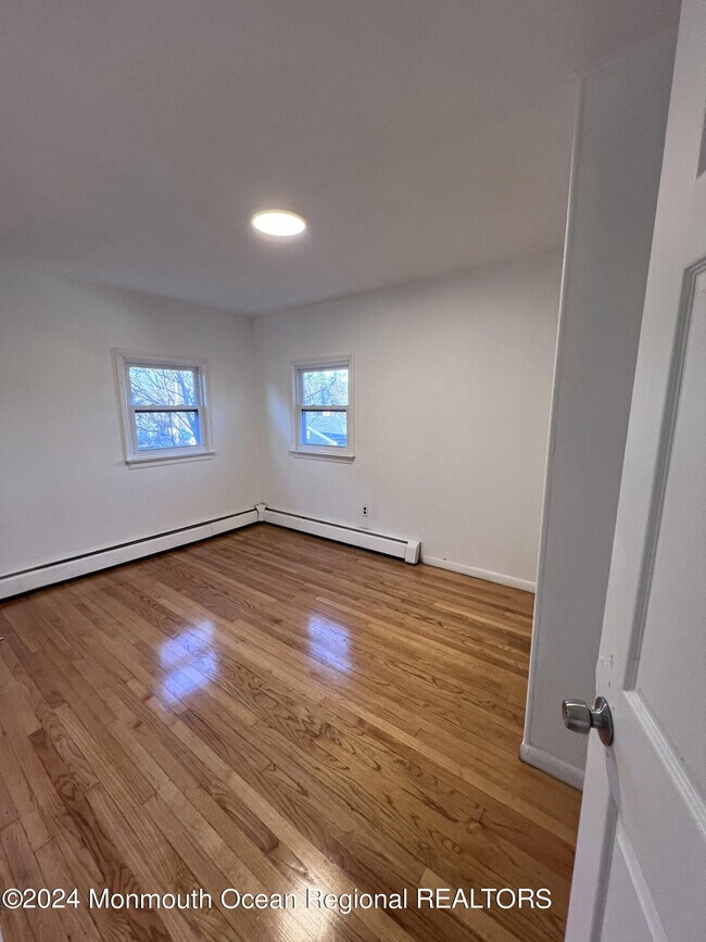 Building Photo - 14 Therese Ave