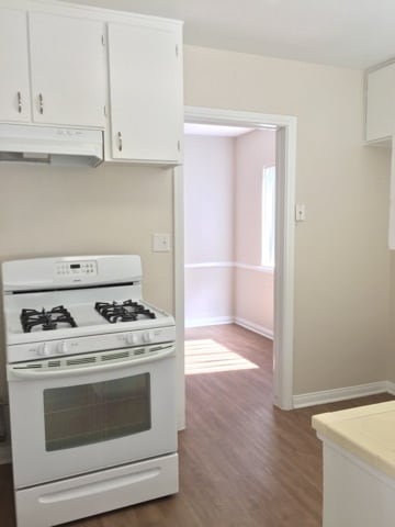 Building Photo - 12420 Moorpark St