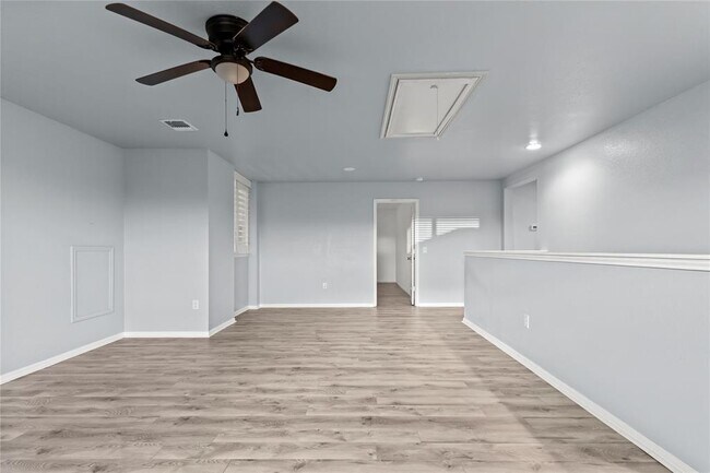 Building Photo - 407 Camellia Dr