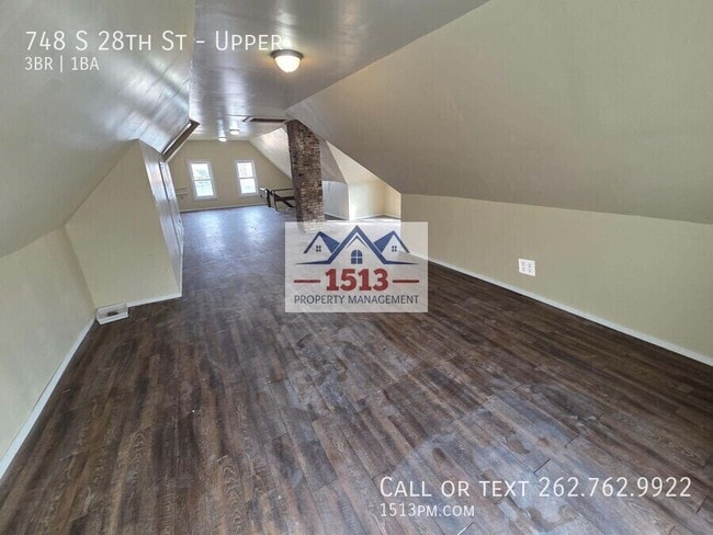 Building Photo - 748 S 28th St