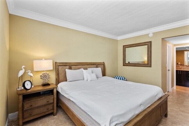 Building Photo - 4250 Galt Ocean Dr