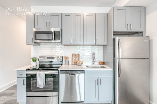 Building Photo - The Royal JR 1 Bed Apartment