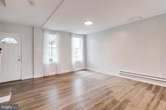 Building Photo - Newly Renovated Three-Bedroom House In Bal...