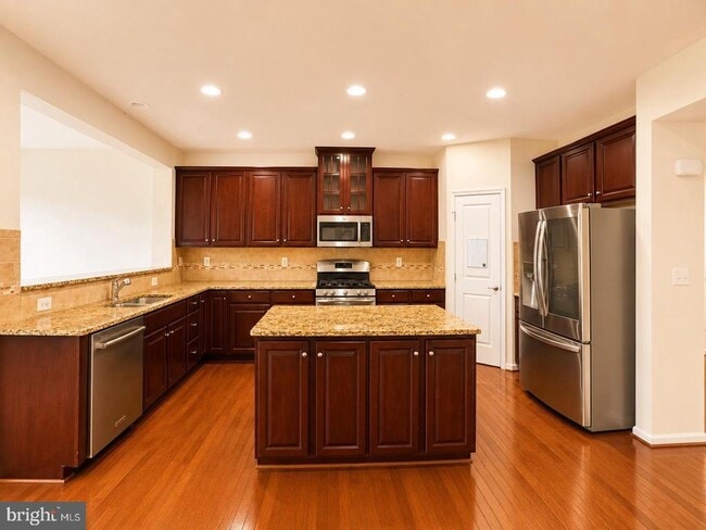 Building Photo - 22605 Winding Woods Way