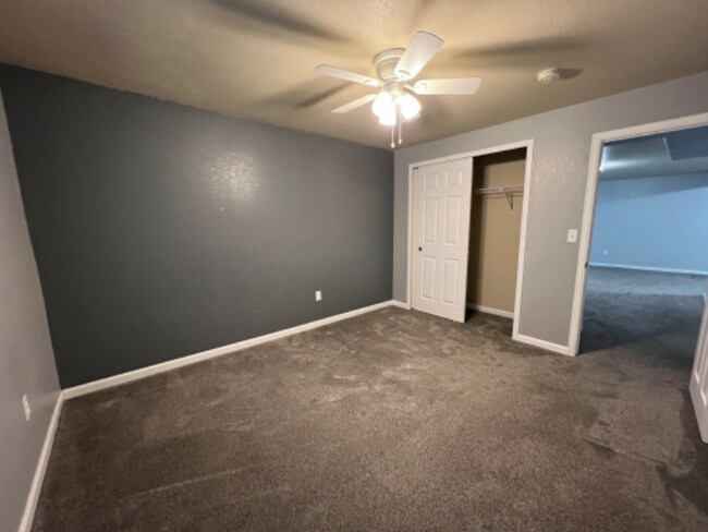 Building Photo - 6913 Sierra Meadows Dr