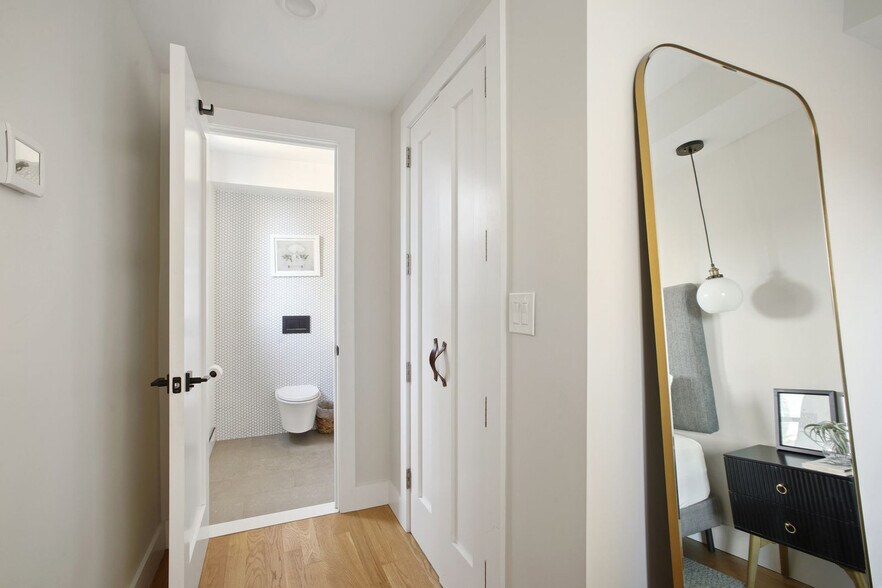 Building Photo - 315 W 57th St