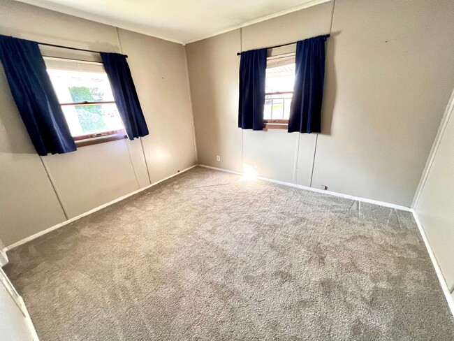 Building Photo - New Castle - 2 Bedroom 1 Bathroom - Charmi...