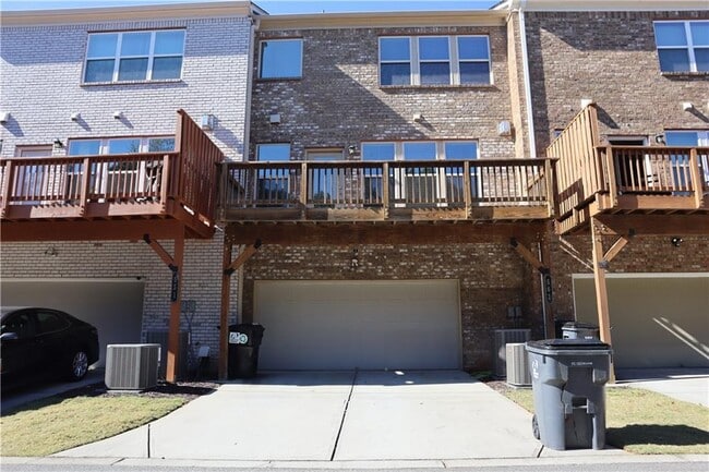 Building Photo - 561 Sunset Park Dr