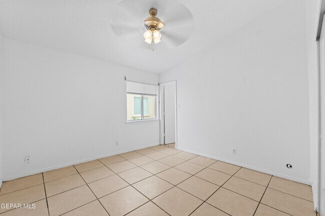 Building Photo - 12290 Tierra Bella Dr