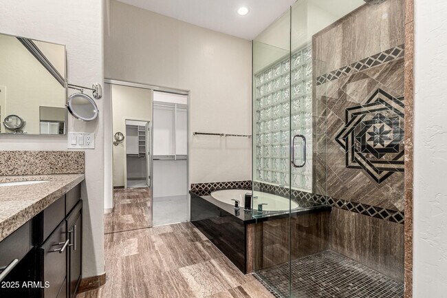 Building Photo - 15211 E Staghorn Dr