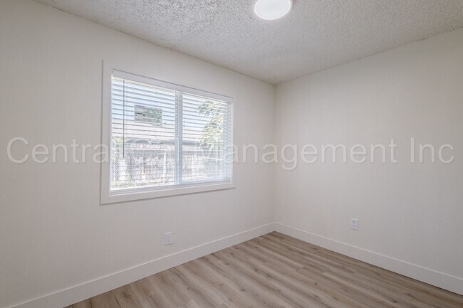 Building Photo - 1244 Virginia Ave