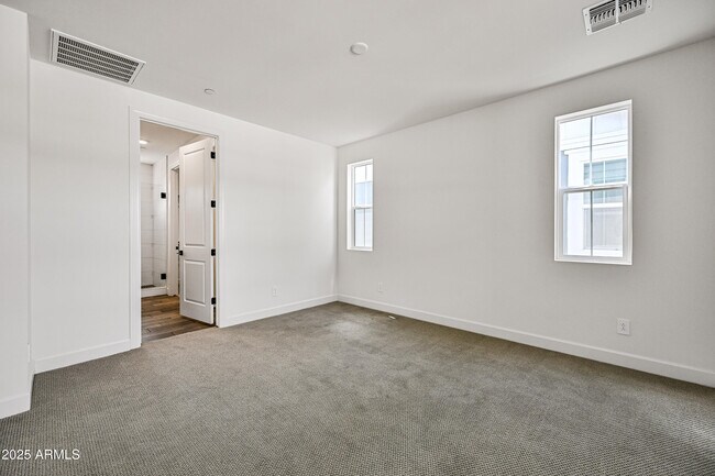 Building Photo - 11300 N Casa Dega Dr