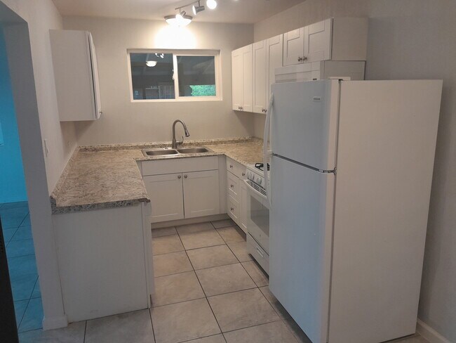 Building Photo - Belli Apartments