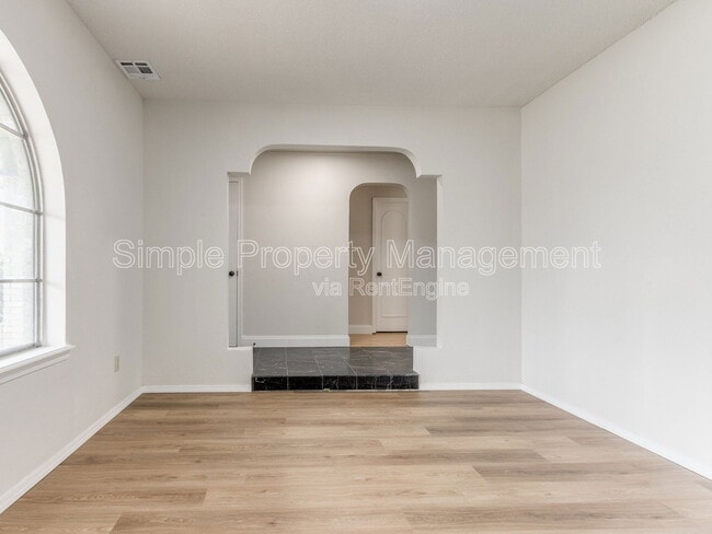 Building Photo - 5816 NW 90th St