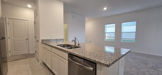 Building Photo - 452 Hennepin Lp