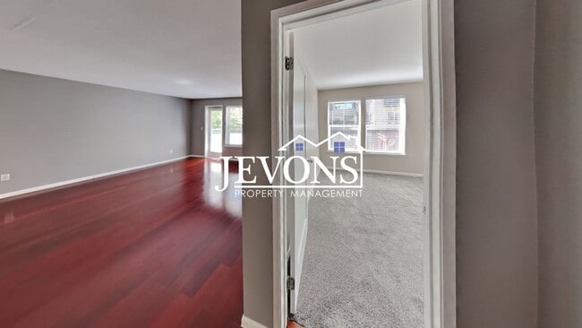 Building Photo - Stunning property in the heart of Seattle ...