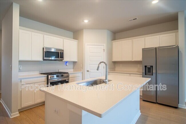 Building Photo - 154 Lillian Farms Blvd