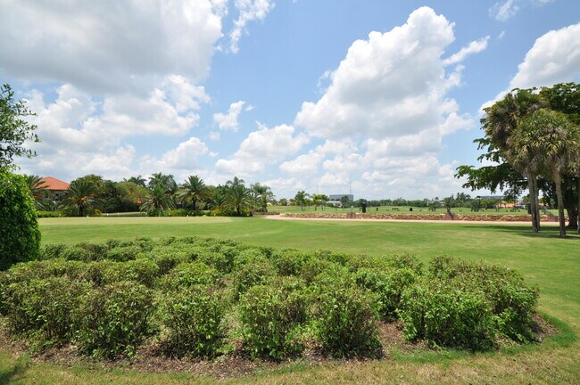 Building Photo - 7370 Orangewood Ln