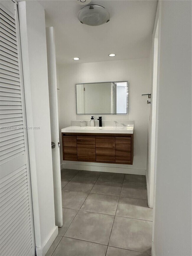 Building Photo - 750 NE 64th St