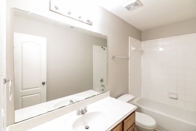 Building Photo - 24227 Silver Maple Dr