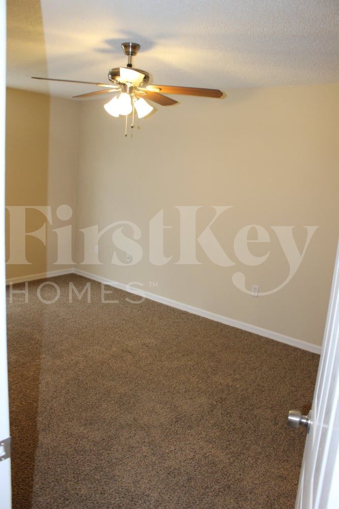 Building Photo - 7395 Edenfield Park Rd