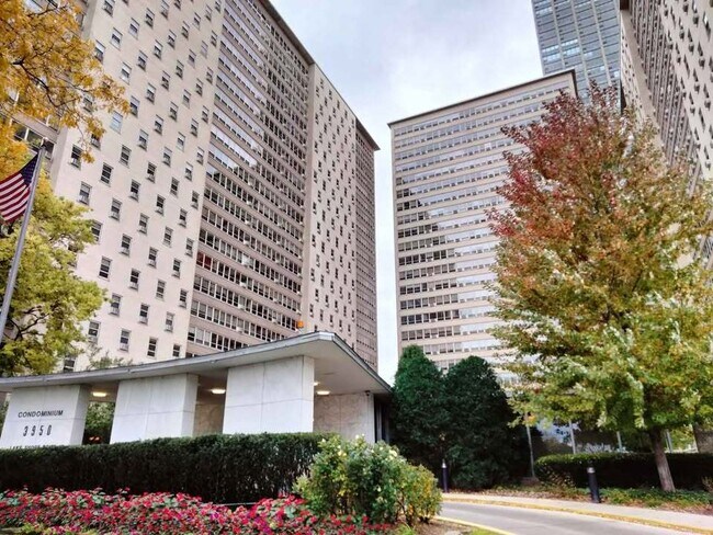 Primary Photo - 3950 N Lake Shore Dr