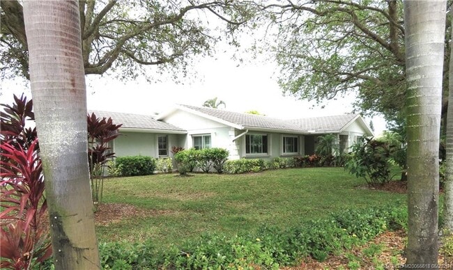 Building Photo - 1843 SE Granada Ln